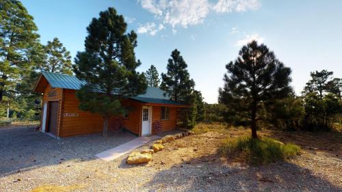 Monticello House | Long View Cabin, Breakfast Deck overlooking the Canyon!