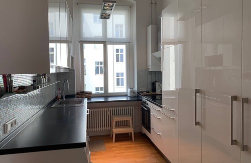 West Berlin Centre Condo | Longterm - Beautiful quiet condo at Savignyplatz with 2 Bed/2 Bath, lift