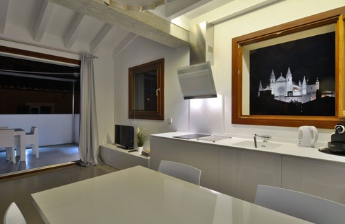 La Llotja-Born Apartment | Lonja Suites 4 white