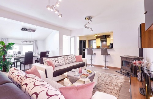 Kraljevec Sesvetski House | Look forward to a versatile vacation in this vacation home.