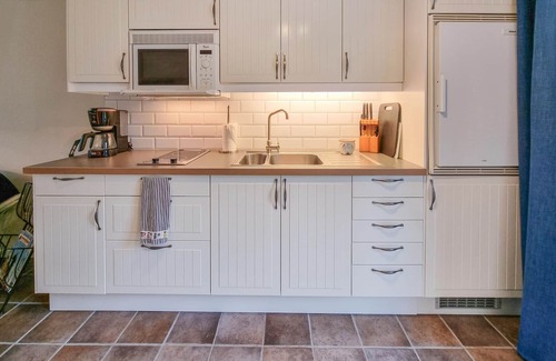 Haljebol Apartment | Look forward to a wonderful vacation for two in this idyllically situated vacation apartment.
