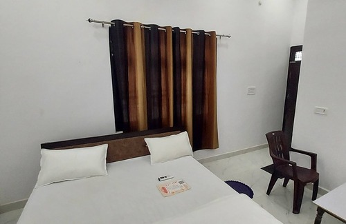 Ayodhya House | Looking for a place near Ram Mandir, only 400m away.