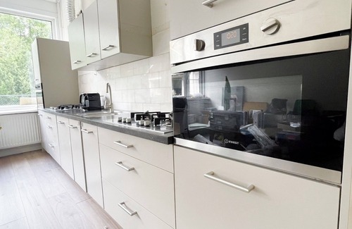 Municipality of Tilburg Villa | Looking for a stay near the University Tilburg? Spacious holiday villa with 8 bedrooms and 16 beds — perfect for groups, families, or team retreats.