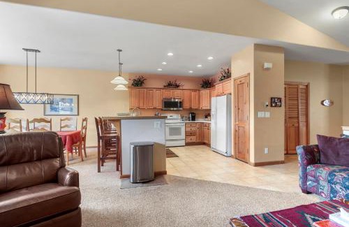 Dillon House | Lookout Ridge 45 by Great Western Lodging