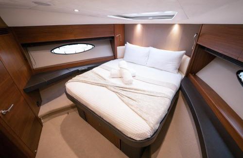 Dubai Marina Boat Rental | LOOP Yachts Rental