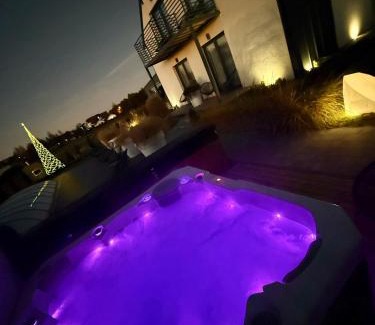 Ostrowo Apartment | Loox Ostrovo- Boutique House-noclegi nad morzem