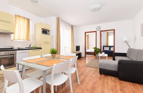 Terezvaros Apartment | Lord Residence