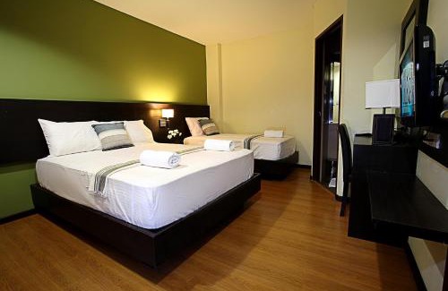 Bangkal Hotel | Lorenzzo Suites Hotel Makati
