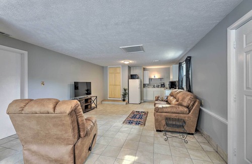 East Point Apartment | 'Loretta' Sun-Kissed Apt on Country Music Hwy