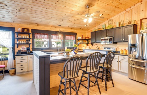 Saint Francis Cottage | Loretto Cottage on Bourbon Trail w/Fire Pit