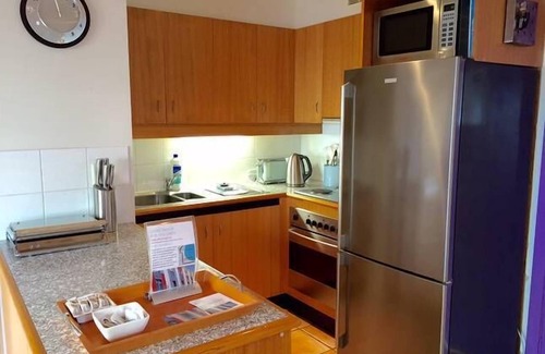 Lorne Apartment | Lorne Beach Box Holidays - Cora Lynn Studio 24