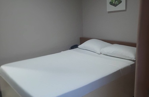 Borongan City Hotel | Lorraines Suites