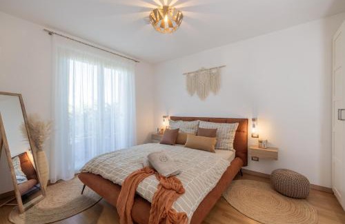Cavalcaselle Apartment | Lorry Living Luxury Apartment - Peschiera