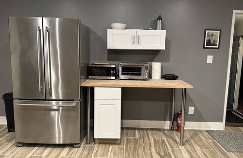 Westchester House | Los Angeles. Comfortable, clean Guest House just north of LAX