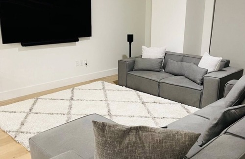 Warner Center Apartment | Los Angeles High rise