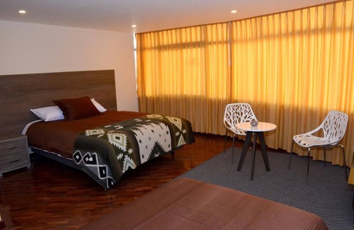 Quito House | Los Angeles Stay Inn