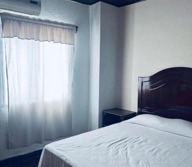 Barrio Potreritos Hotel | Los Guacamayos La Ceiba