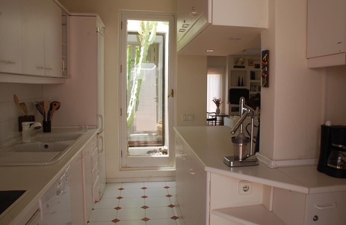 Costa Teguise Villa | Los Helechos, Charming villa, pool with hydromassage and a large covered terrace