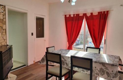 Veintiocho de Noviembre House | Los manzanares, casa histórica