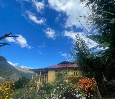 Bomdila House | Loseng Farm Stay