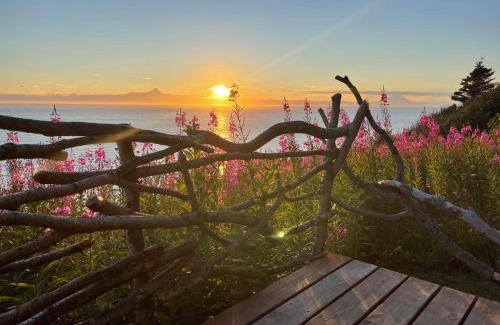 Anchor Point House | Lost Anchor Cabins - Ocean-view cabins on the bluff