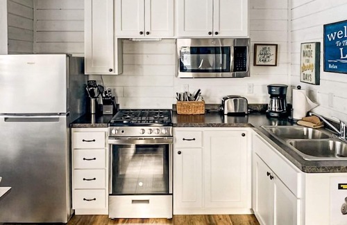 Lake Shore Cabin | Lost Lake Lodge
