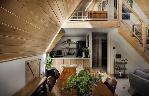 Wardensville Cabin | Lost River Blackbird A-Frame Cabin: hot tub + wifi