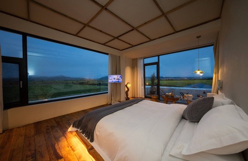 Shangri-La Hotel | LOST VILLA-ff