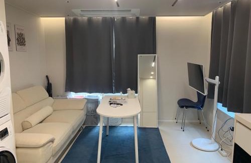 Songpa Apartment | Lotte Tower view terrace house
