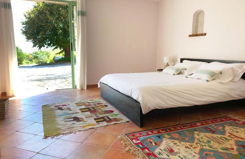 Mons Villa | Lou Peiraverde