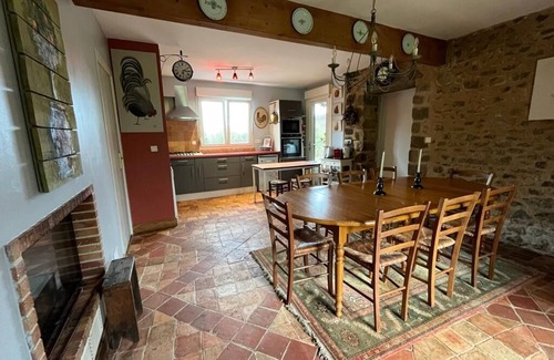 Bais House | Loue Maison Familiale, Gîte de 15 Personnes, 7 Chambres - Evron, Laval, Le Mans