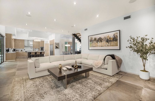Encino House | Louise Modern - Luxury Smart Estate in Encino w/Pool, Gym & Spa