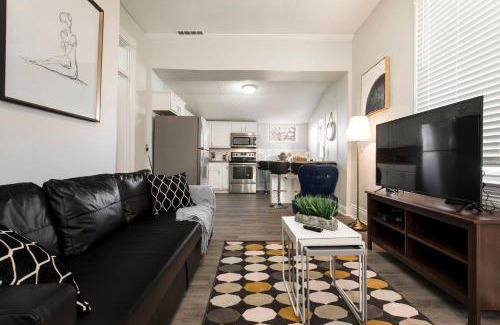 Shelby Park House | Louisville Dream House 4BR 2BA by CozySuites
