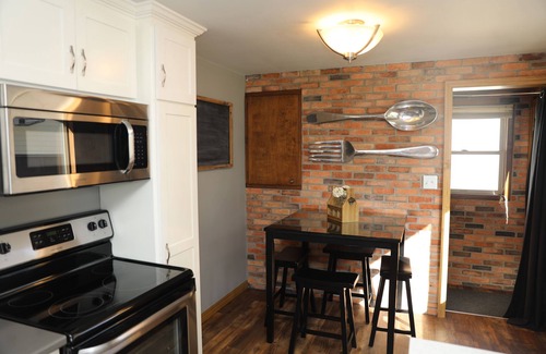 Green Bay House | Lounge On Langlade- Less than a mile from Lambeau Field