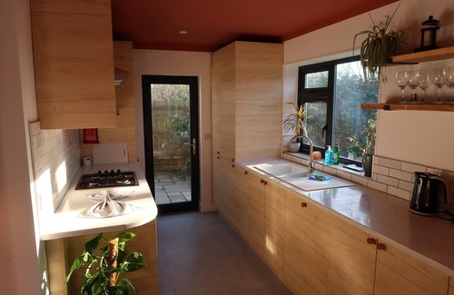 Lancing House | Lovable Lancing with Garden & Parking