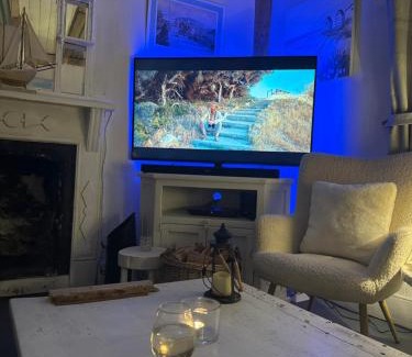Abbeydorney House | Love Breeze Cottage