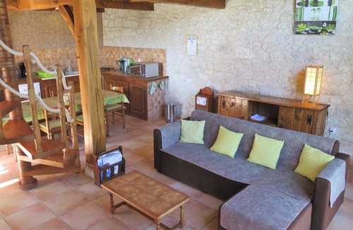 Dondas Villa | Lovely apartment in villa for 6 people with pool, TV, terrace, panoramic view and parking