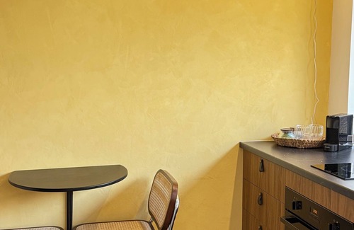 Doue-la-Fontaine Apartment | Love getaway with outdoor spa