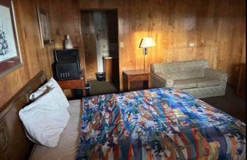 Alma Hotel | Love Hotels Western Holiday by OYO at Harlan Lake NE