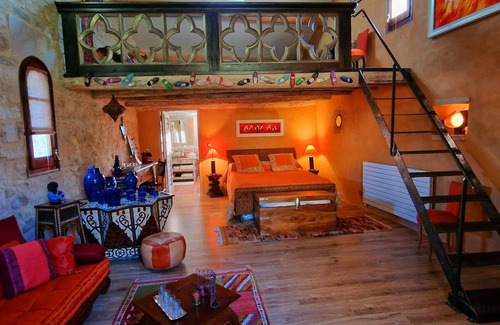 Vezenobres Bed & Breakfast | Love Room,discrétion , Luxe ,calme,volupté de L'orient,jacuzzi Dans le Jardin