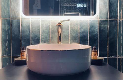 Chateau-Landon Apartment | Love Room L' Orientale/Jacuzzi/Sauna