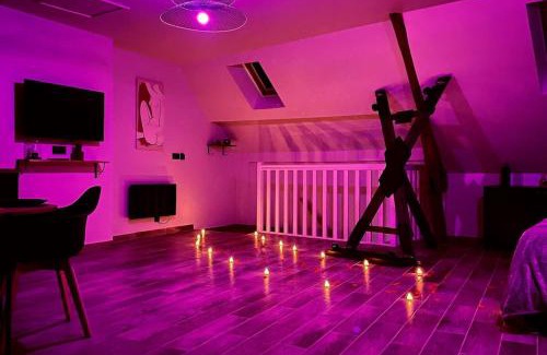 Chateau-Landon Apartment | Love Room Le Chalet/Jacuzzi/Sauna