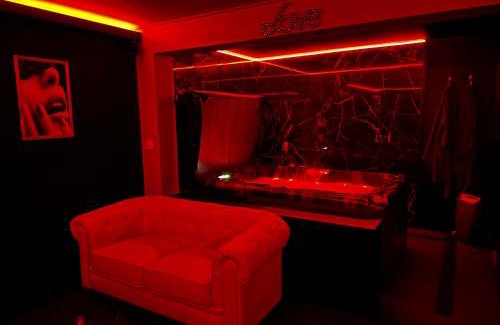 Talmont-Saint-Hilaire Apartment | Love Room Passion