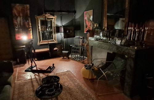 Saint-Jean Bed & Breakfast | Love room Perpignan - secret room - room 50 nuances de grey