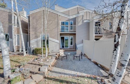 Loveland House | Loveland Townhome Walkable to Lake and Park!