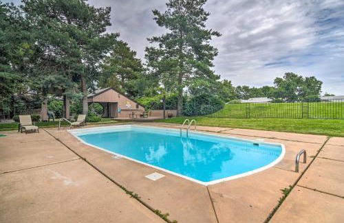 Loveland House | Loveland Townhome Walkable to Lake and Park!