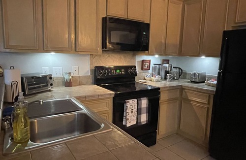 Pearland Apartment | Lovely 1 bedroom apartment Pearland - Wi-Fi - Roku TV