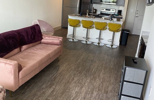 Garden Oaks Apartment | Lovely 1 bedroom comfy unit with pool