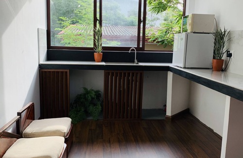 Colombo 05 House | Lovely 1-Bedroom House with Free-Parking Facility