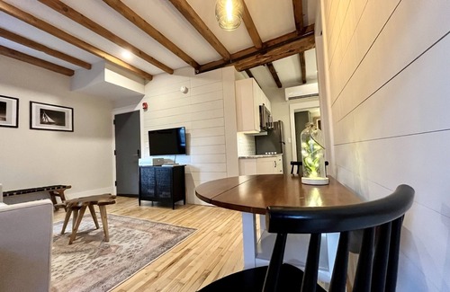 Portsmouth Apartment | Lovely 1-bedroom in downtown Portsmouth steps to everything!